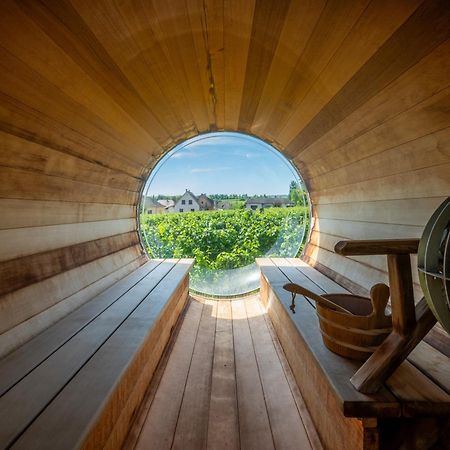 James Vignoble Hotel, Эгишем Экстерьер фото