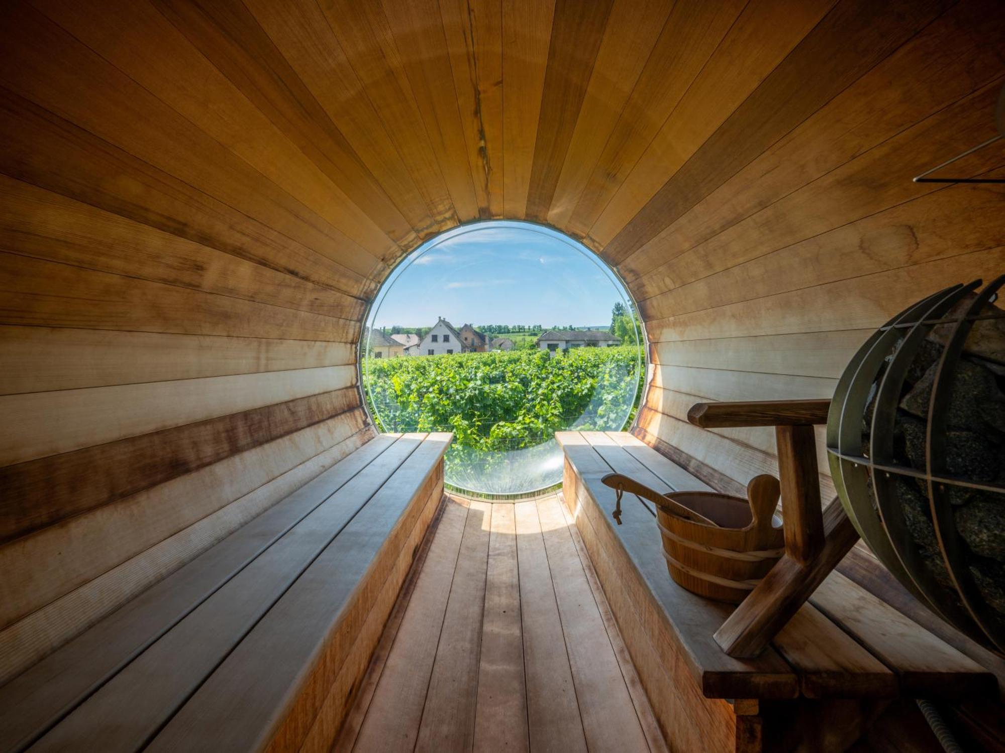 James Vignoble Hotel, Эгишем Экстерьер фото